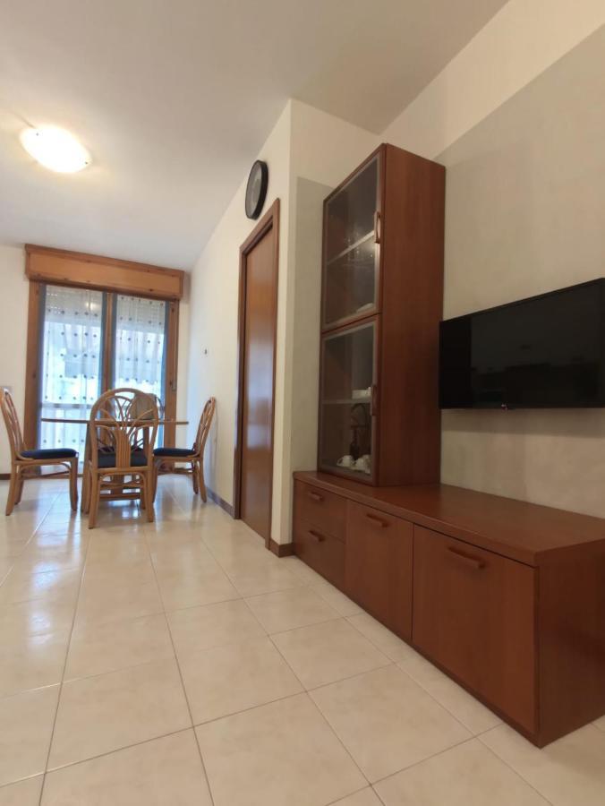 Bafile 18 - Piazza Marconi - Centrale - 50 Mt Dal Mare Lido di Jesolo Exteriör bild