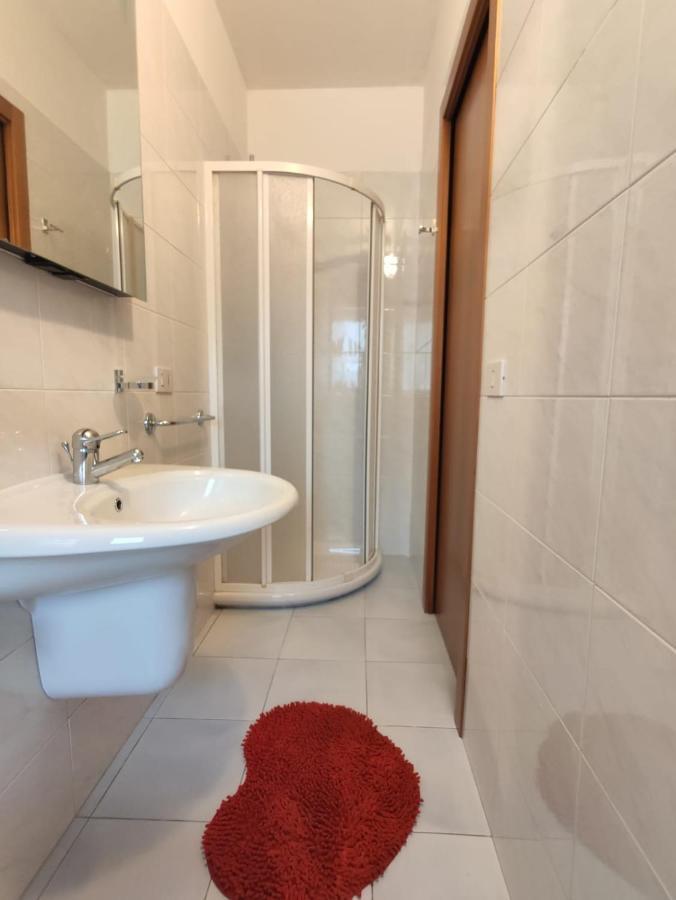 Bafile 18 - Piazza Marconi - Centrale - 50 Mt Dal Mare Lido di Jesolo Exteriör bild